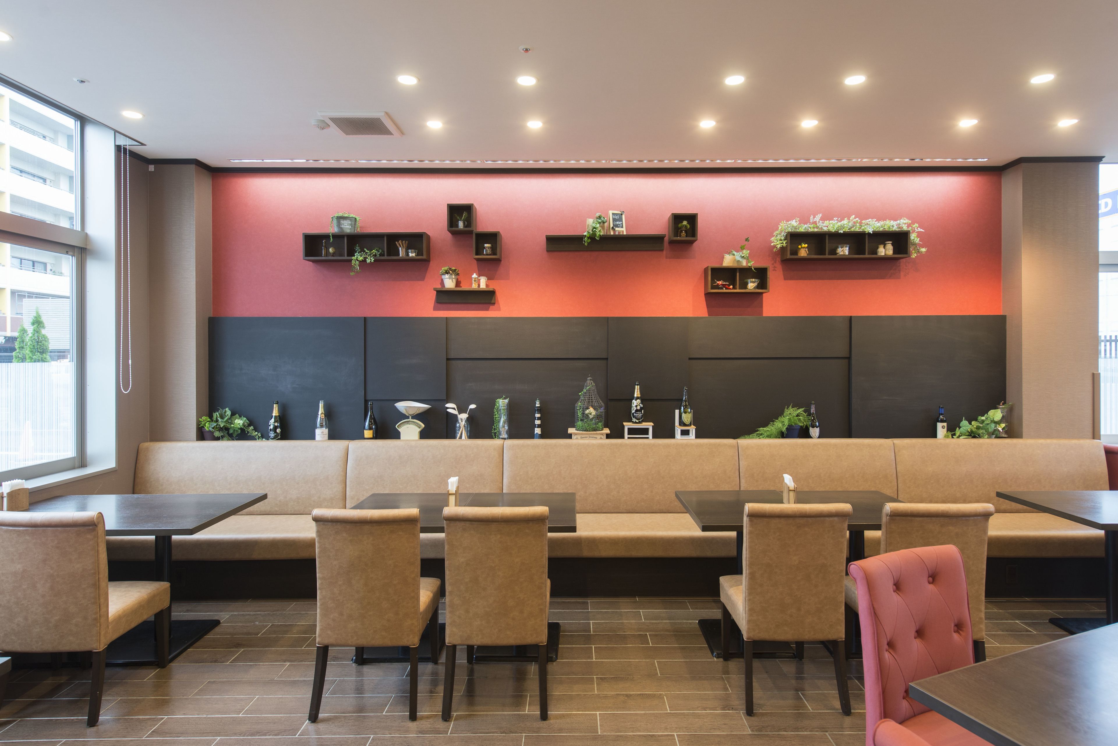 Se ofrece un desayuno bufé (700 JPY por persona)