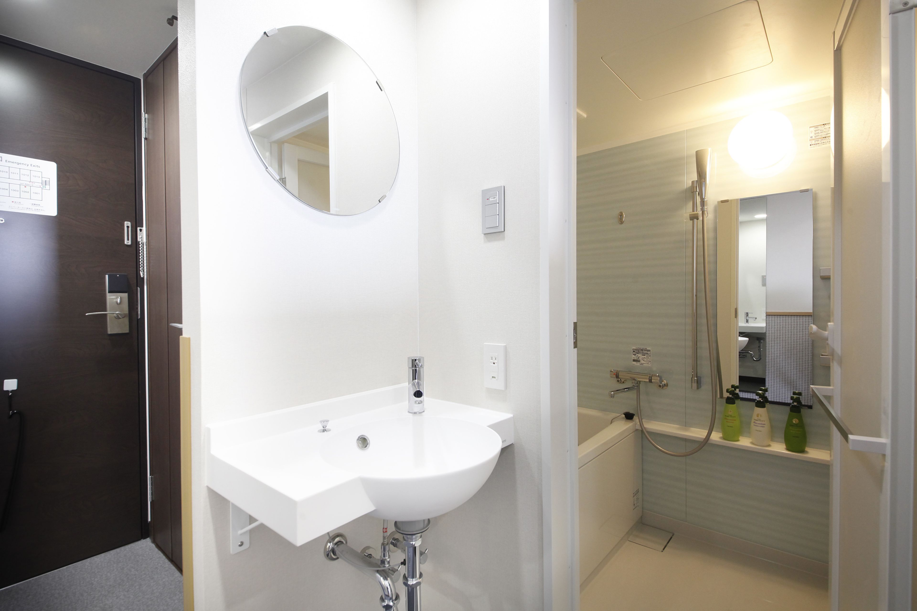 separate bathtub and shower, deep-soaking bathtub, free toiletries