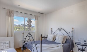 3 chambres, fer et planche Ă repasser, Wi-Fi gratuit