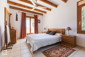 3 slaapkamers, een strijkplank/strijkijzer, gratis wifi