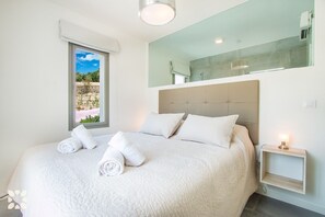 5 dormitorios, tabla de planchar con plancha, wifi gratis