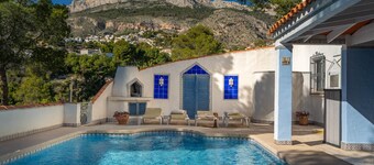 Villa LA GALERA by Abahana Villas