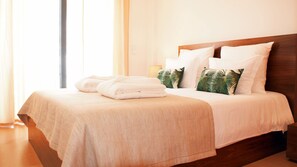 2 bedrooms, desk, soundproofing, iron/ironing board