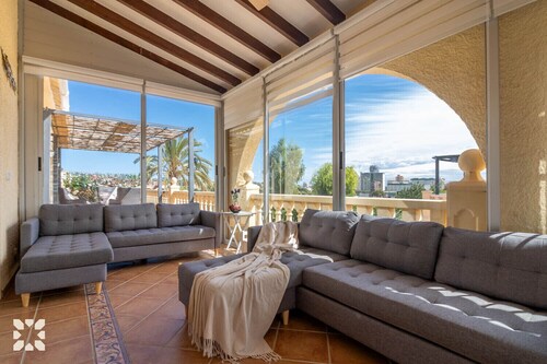 Villa Airlie by Abahana Villas