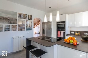 Fridge, microwave, oven, dishwasher
