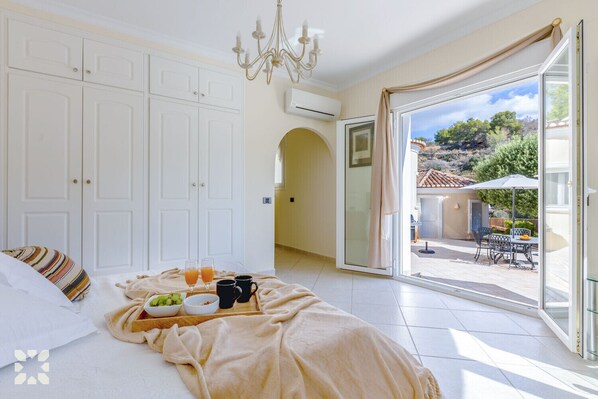 3 bedrooms, iron/ironing board, free WiFi