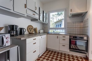 Frigorifero, microonde, lavastoviglie, tostapane