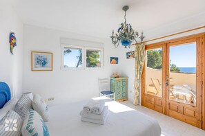 5 chambres, fer et planche à repasser, accès au Wi-Fi (inclus)