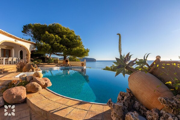 Pool - Villa GAVIOTA by Abahana Villas (Moraira)