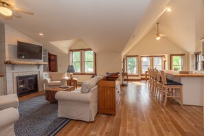 Smart TV, fireplace, DVD player, books