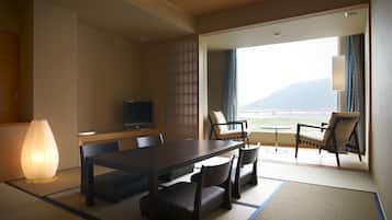 In-room safe, free WiFi