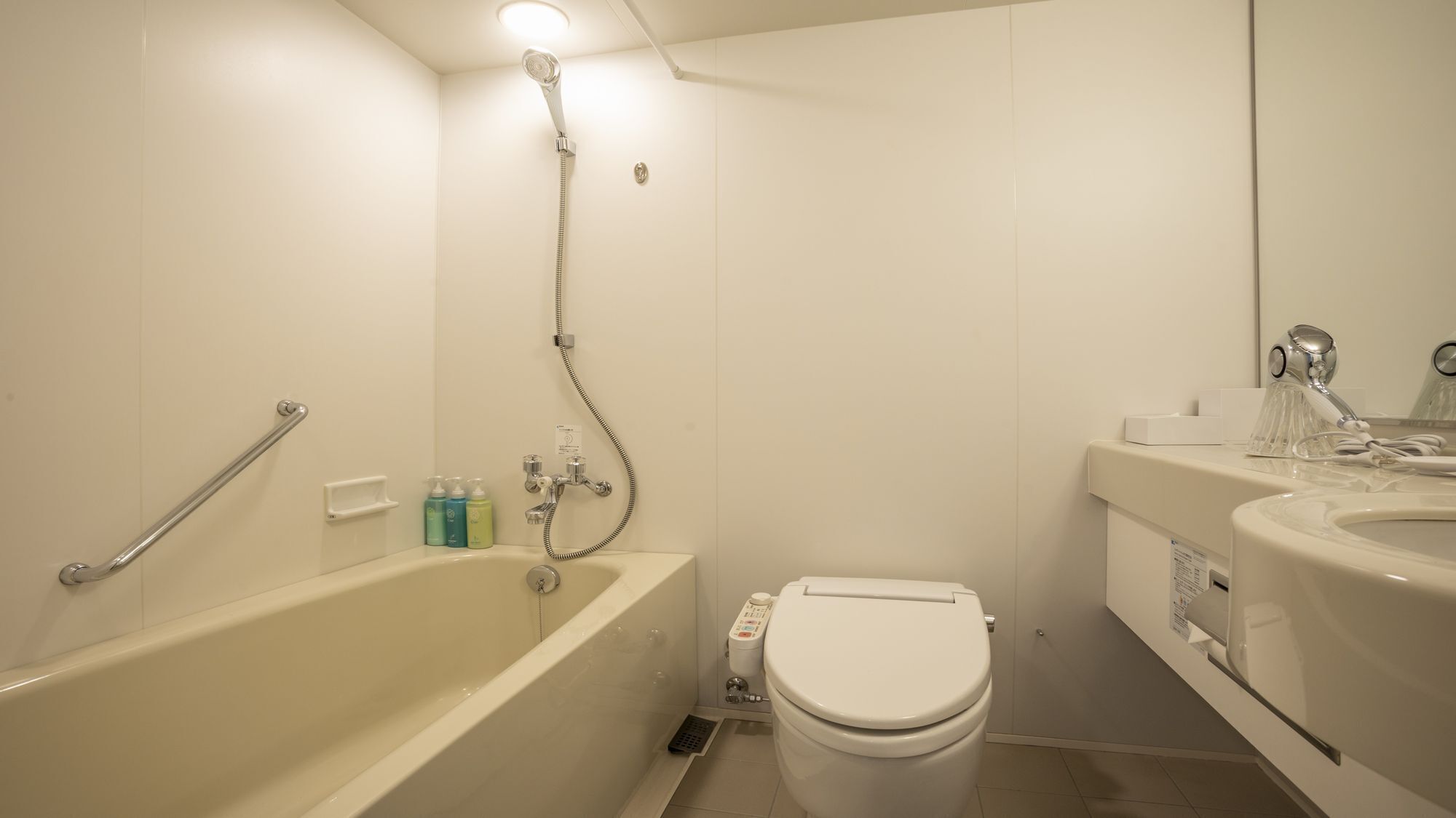 double room (25 sqm) non smoking | bathroom | free toiletries, hair dryer, slippers, electronic bidet
