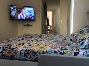 2 chambres, fer et planche à repasser, Wi-Fi, draps fournis