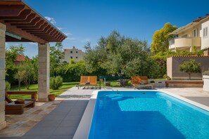 Outdoor pool - ***** Villa Domnius ***** (Žrnovnica)
