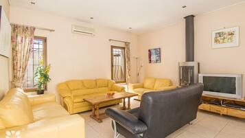 Chimenea y reproductor de DVD