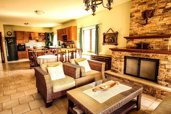 Smart TV, fireplace, DVD player, table tennis