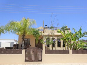 Exterior - Rustic House is a lovely, spacious detached villa located (LARNACA)