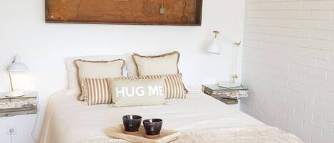 1 slaapkamer, een strijkplank/strijkijzer, wifi, beddengoed