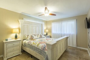 3 bedrooms, iron/ironing board, travel crib, free WiFi