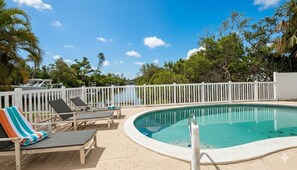 Piscine extérieure, piscine chauffée