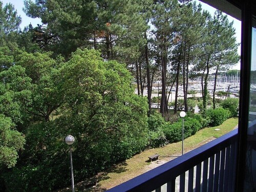 HOSSEGOR- Apartment for 2 people overlooking the marina. Free Wifi.