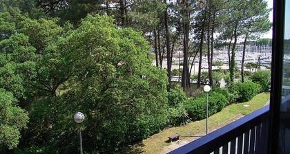 HOSSEGOR- Apartment for 2 people overlooking the marina. Free Wifi.