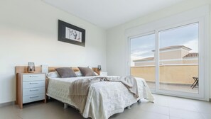 3 Schlafzimmer, Bügeleisen/Bügelbrett, kostenloses WLAN