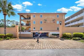 Exterior - South Beach Rental!!   (tybee island)