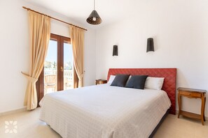 3 bedrooms, iron/ironing board, free WiFi