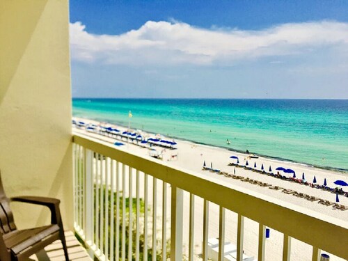 406  Celadon 1 Bedroom with KING BED and 2 Baths + bunks & FREE BEACH SERVICE!