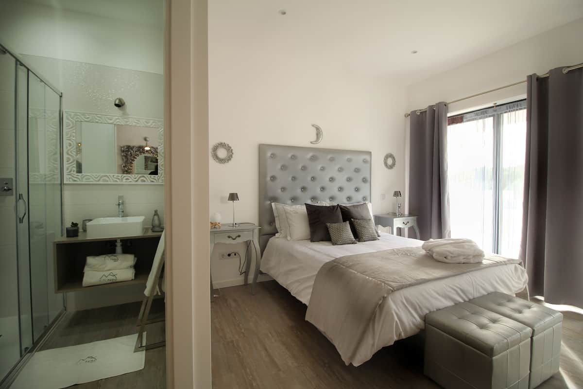 1 bedroom, individually decorated, individually furnished, soundproofing