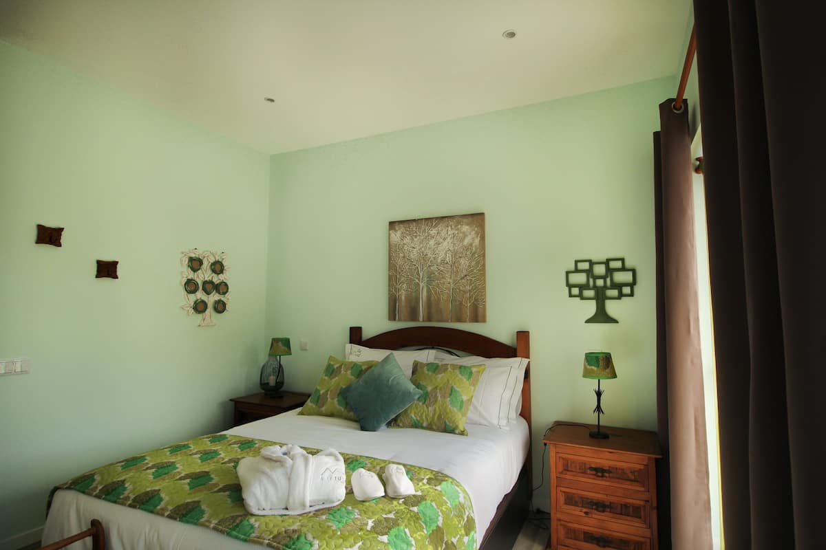 1 bedroom, individually decorated, individually furnished, soundproofing