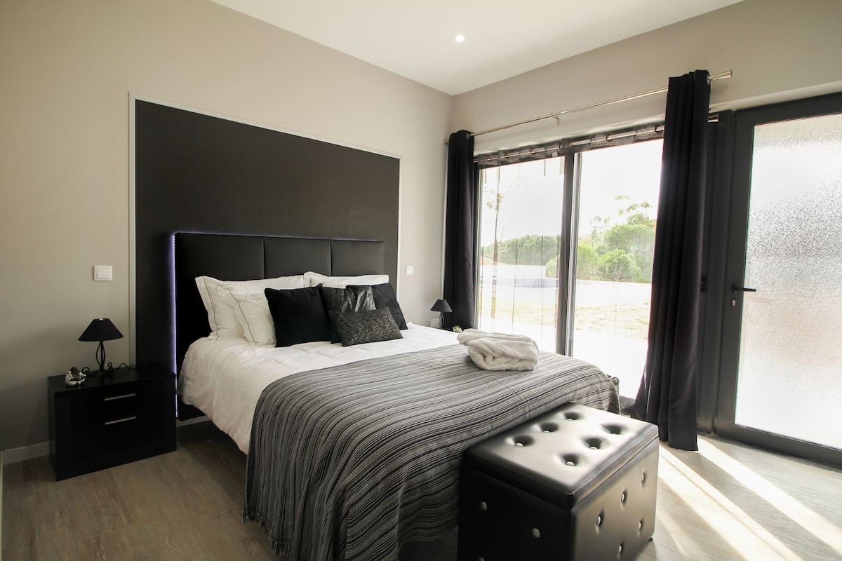 1 bedroom, individually decorated, individually furnished, soundproofing