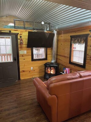 Interior - Secluded Ozarks Cabin in the woods - Eminence MO (Eminence)