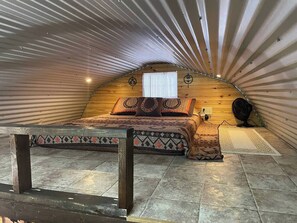 Iron/ironing board, WiFi, bed sheets - Secluded Ozarks Cabin in the woods - Eminence MO (Eminence)