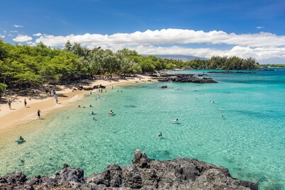 Waialea Bay Beachfront Home with AC