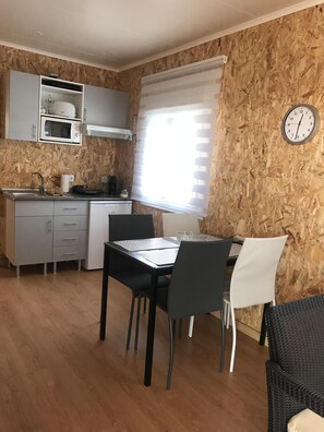 Dining - Family Surf Home - Eco Bungalows 3 - Ericeira (Santo Isidoro)