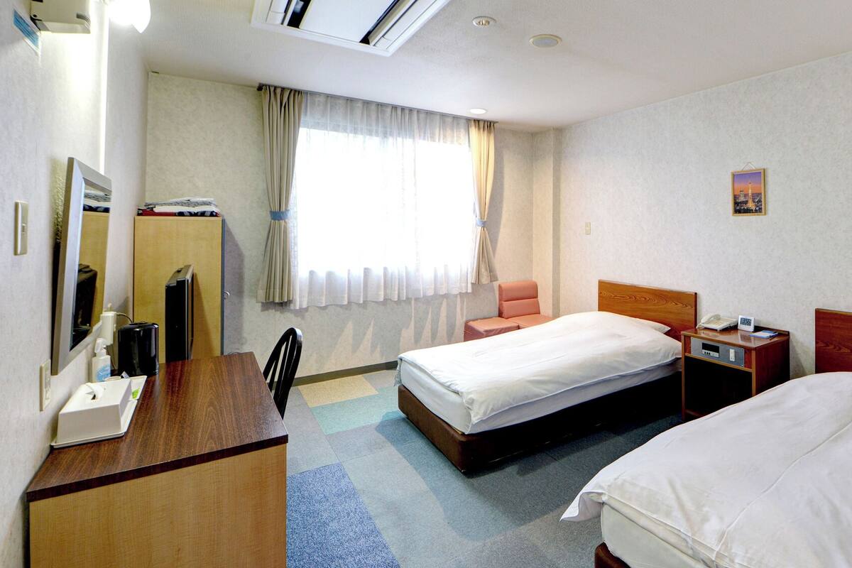 Desk, WiFi (free), bed sheets