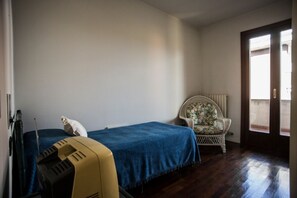 4 Schlafzimmer, Bügeleisen/Bügelbrett, kostenloses WLAN, Bettwäsche