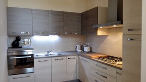 Fridge, oven, stovetop, dishwasher - Apartment in a strategic position Lake Garda and South Garda Karting (Guidizzolo)