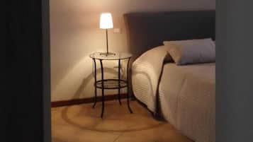 2 chambres, fer et planche Ă  repasser, Wi-Fi gratuit, draps fournis