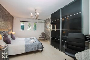 5 室のベッドルーム、アイロン / アイロン台、WiFi (無料)