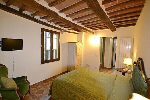 2 bedrooms, bed sheets