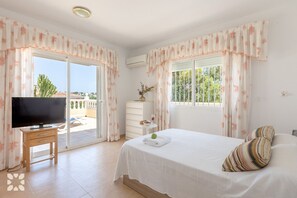 3 dormitorios, tabla de planchar con plancha, wifi gratis