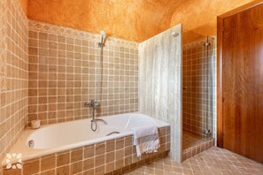 Badewanne, Haartrockner