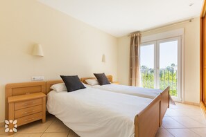 3 chambres, fer et planche Ă repasser, Wi-Fi gratuit