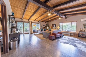 TV, fireplace, DVD player, offices