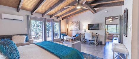 4 bedrooms, desk, iron/ironing board, travel crib