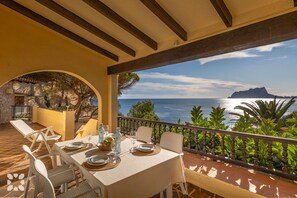 Outdoor dining - Villa DAUPHIN by Abahana Villas (Moraira)
