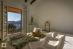 5 habitaciones, tabla de planchar con plancha y wifi gratis 